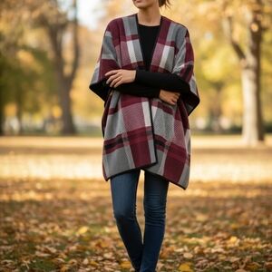 Plaid Women's Sweater W/ Stylish Side Hinges - Burgundy and Gray